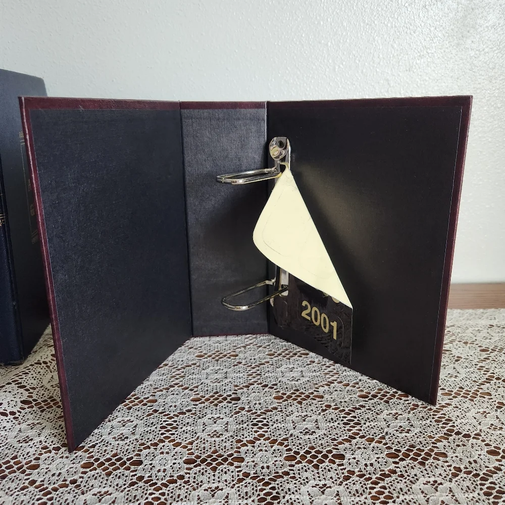 FranklinCovey Burgundy Archive Storage Binder